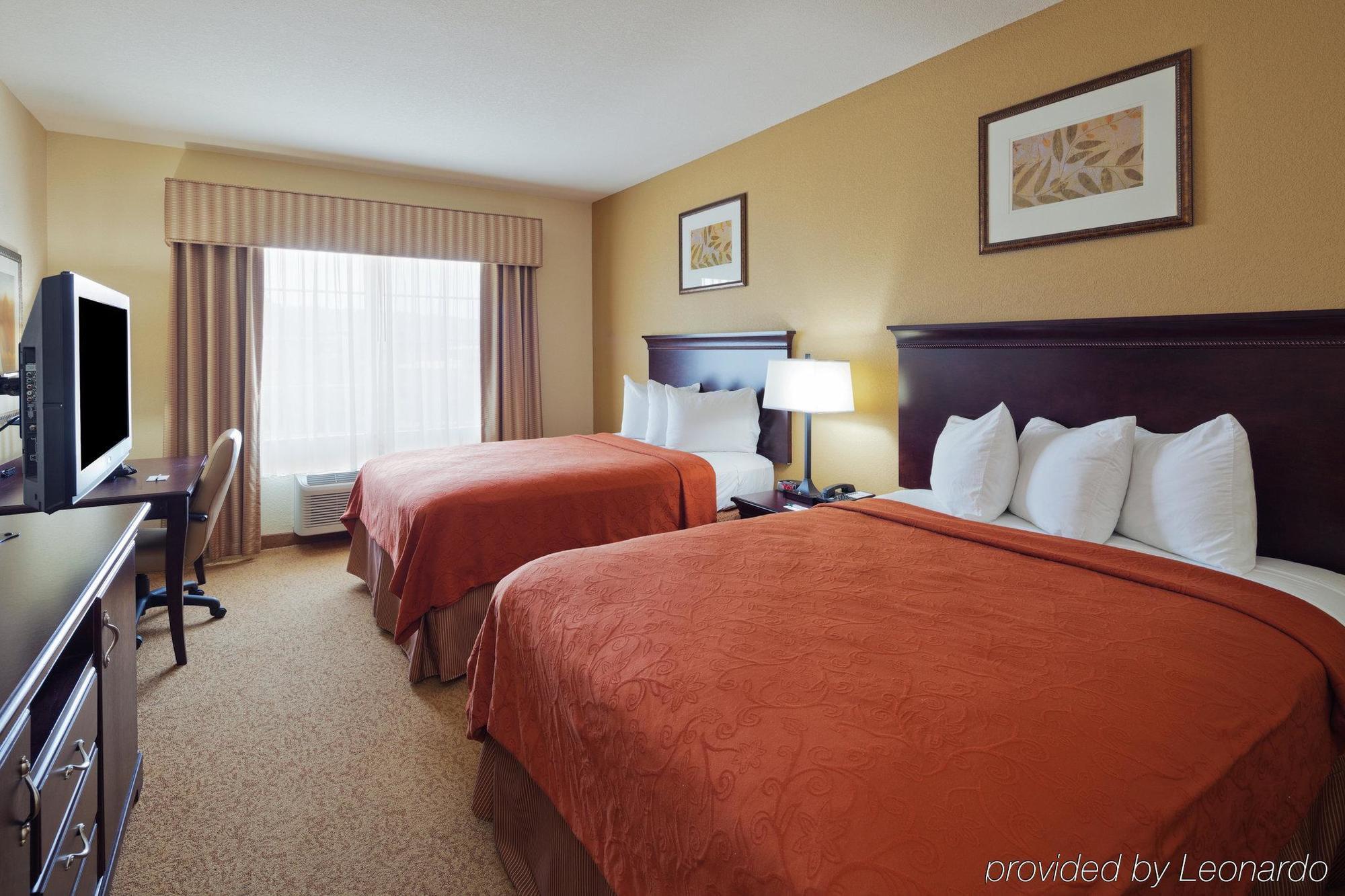 Spark By Hilton Homewood Birmingham Room photo